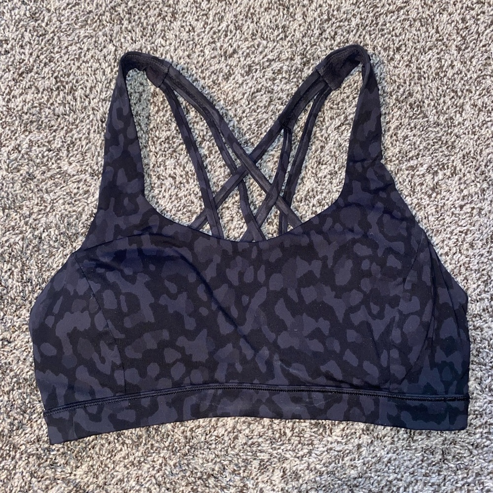 Free to be serene bra: removable pads// size 6